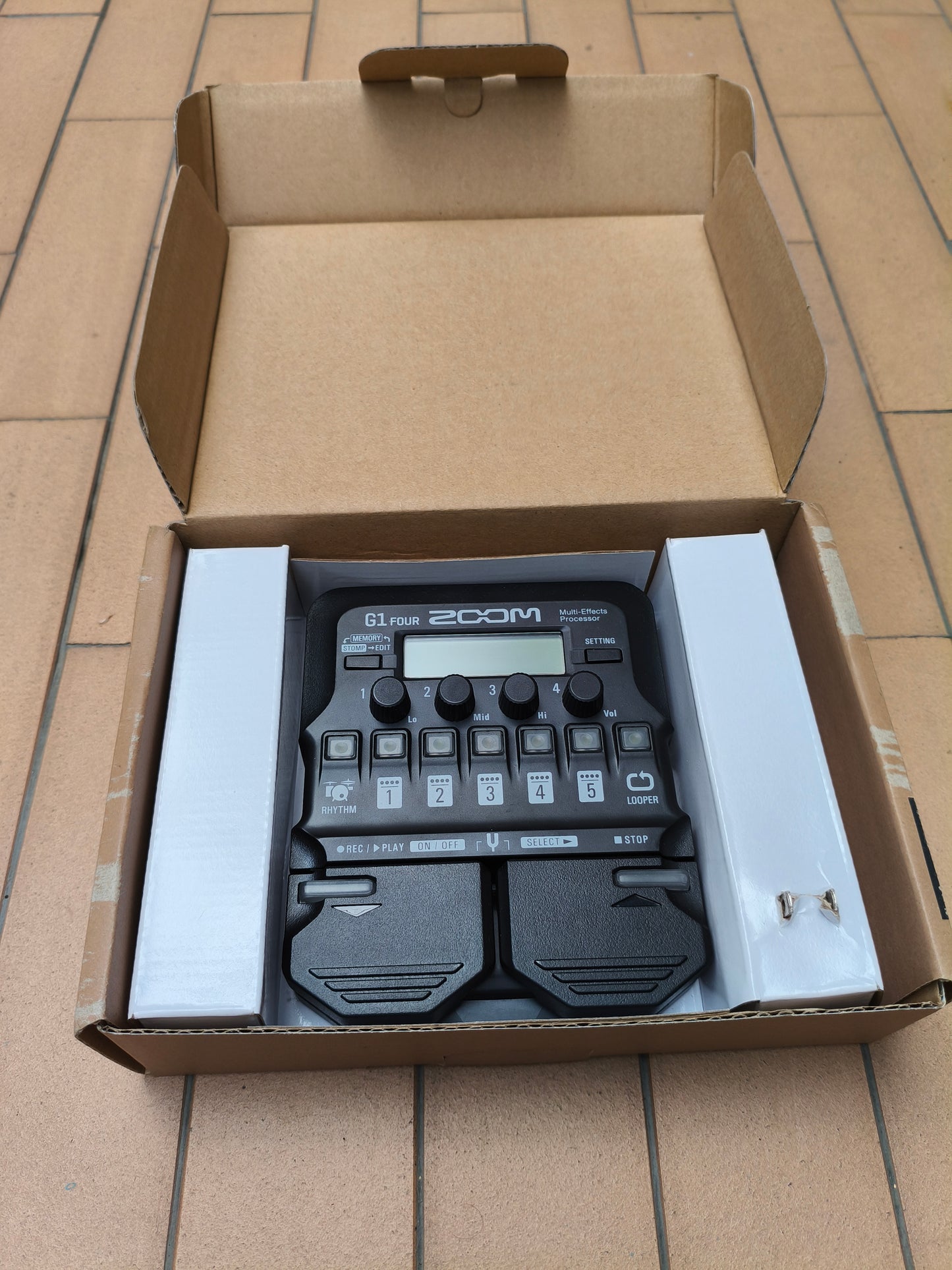 Zoom G1 FOUR Multi Effects Pedal - Pedal Multiefectos